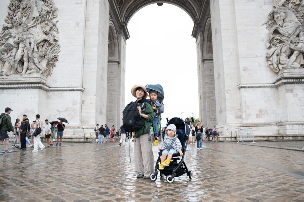 雨のパリを子連れで歩く ― 凱旋門とシャンゼリゼ（DAY2） ― 記事のカバー写真