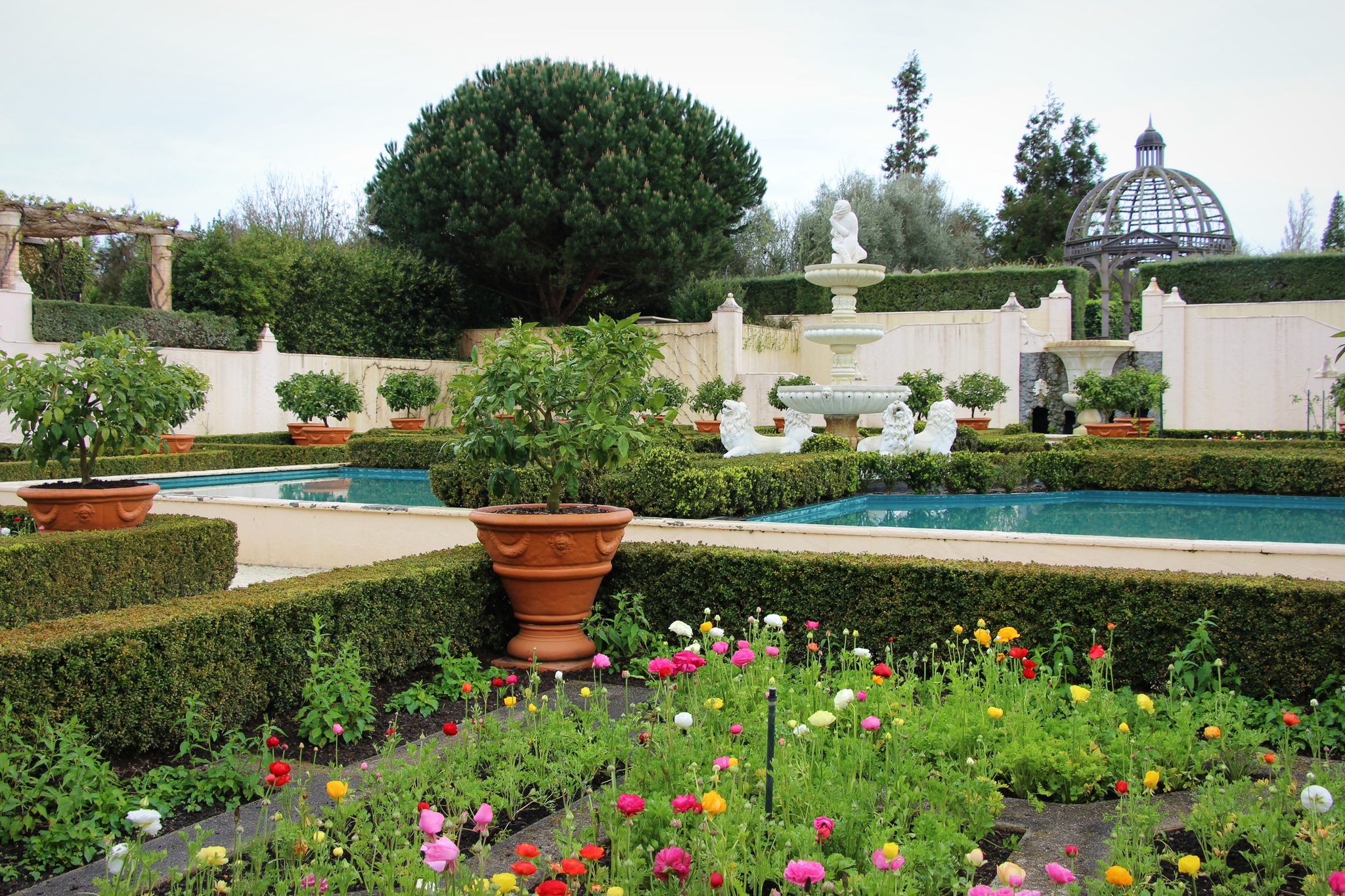 噴水と回廊があるHamilton GardensのItalian Renaissance Garden