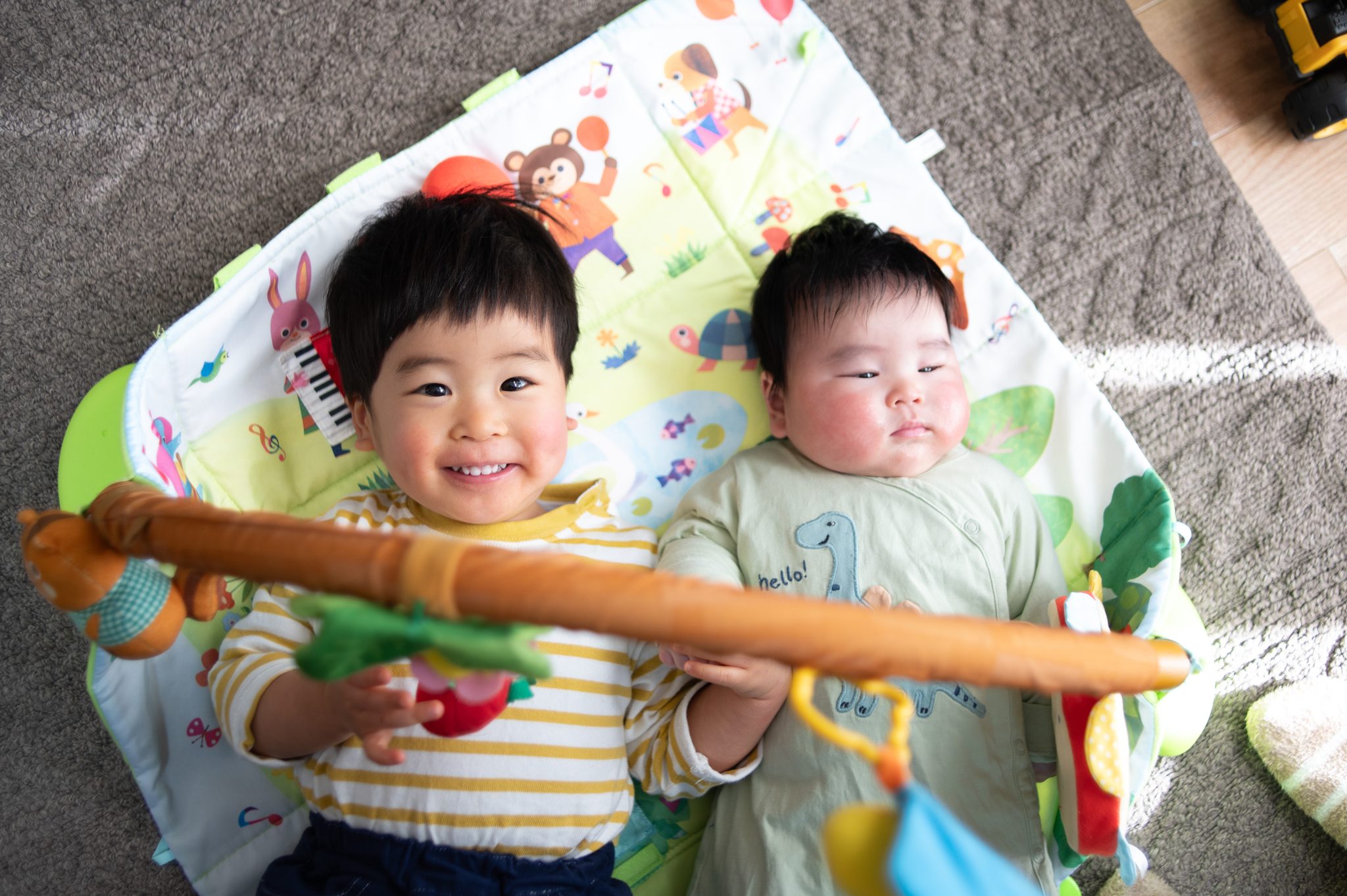 家族4人、六大陸へ ― 子どもたちに手渡したいもの ― 記事のカバー写真